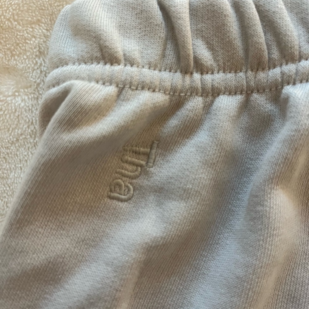 TNA Airyaf Fleece Shorts in Cream - Picture 6 of 7